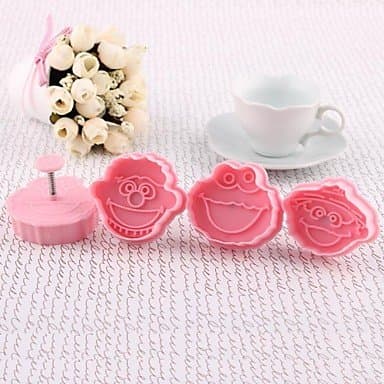 LU Plastic Material 4PCS/Set Bakeware Cookie Cutter 3D Sesame Street Mold(Random Color)