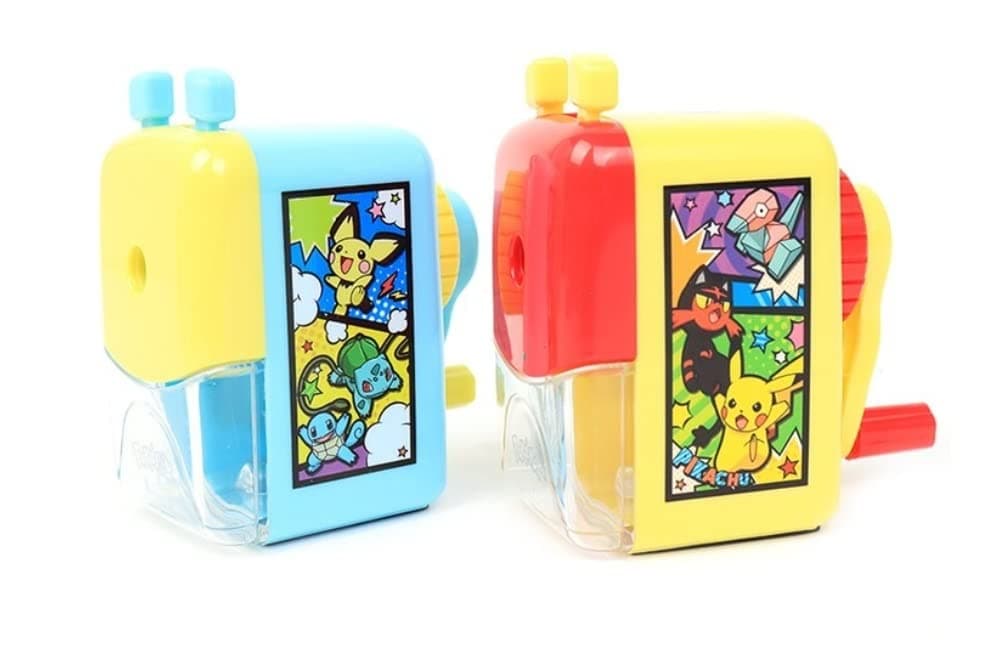 (1 Pack) Pikachu Printed Mini Sized Manual Pencil Sharpener(Blue or Yellow Will Be Sent Randomly)