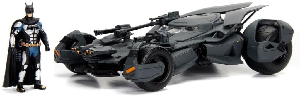 DC Comics Justice League: Batmobile & Batman