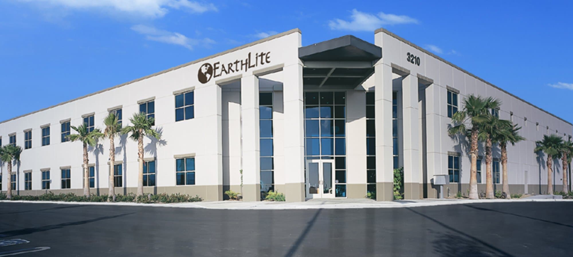 BODYWORKER'S CHOICE Massage Table Warmer - 3 Temperature Settings Felt Lined Heating Pad (30" x 71")