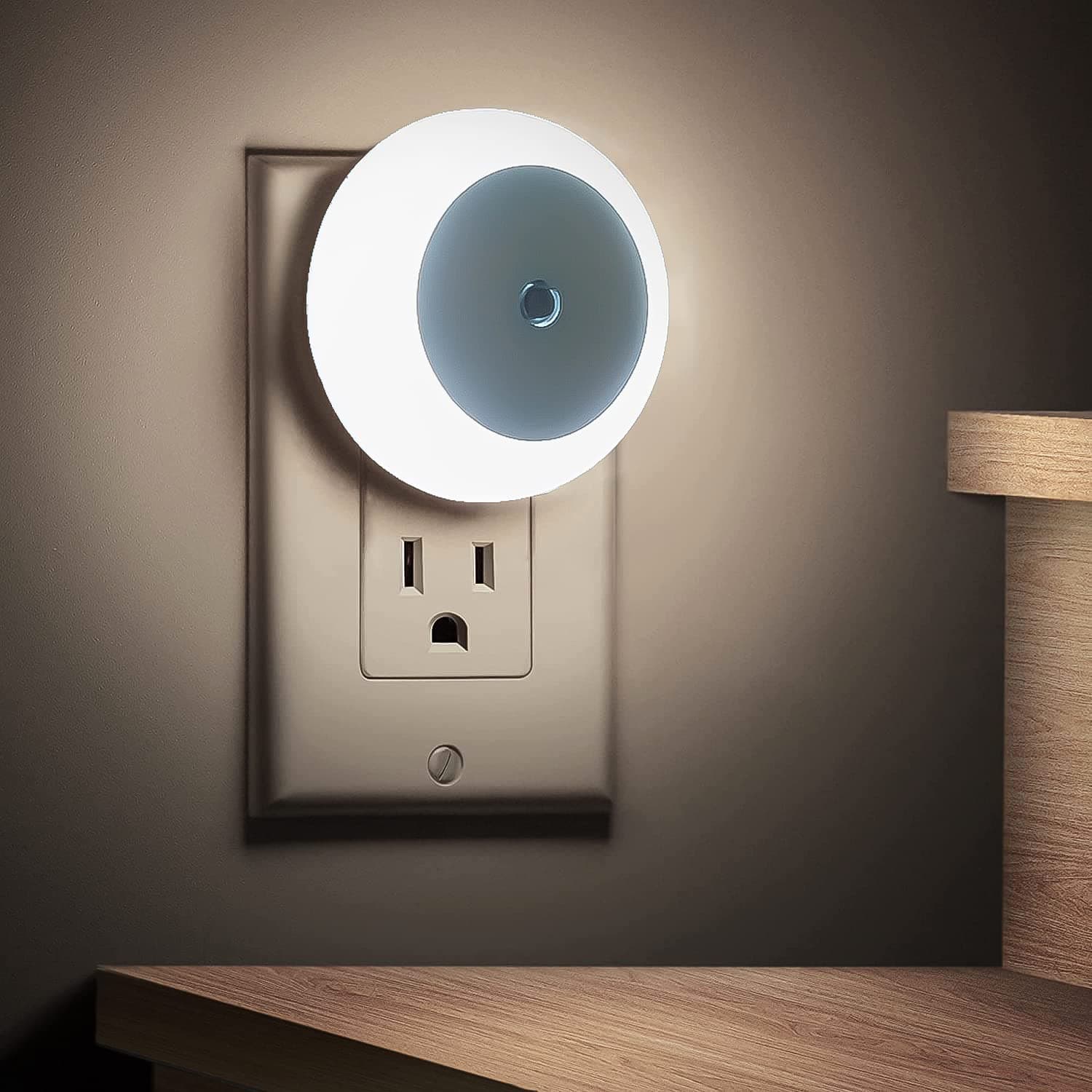 LED Night Light, Plug into Wall, Night Light Lamp with Smart Sensor Dusk to Dawn Sensor, Night Lights for Hallway, Stairs, Kitchen, Bathroom, Bedroom, Nursery, 0.5W Plug-in, 2-Pack (Daylight White)