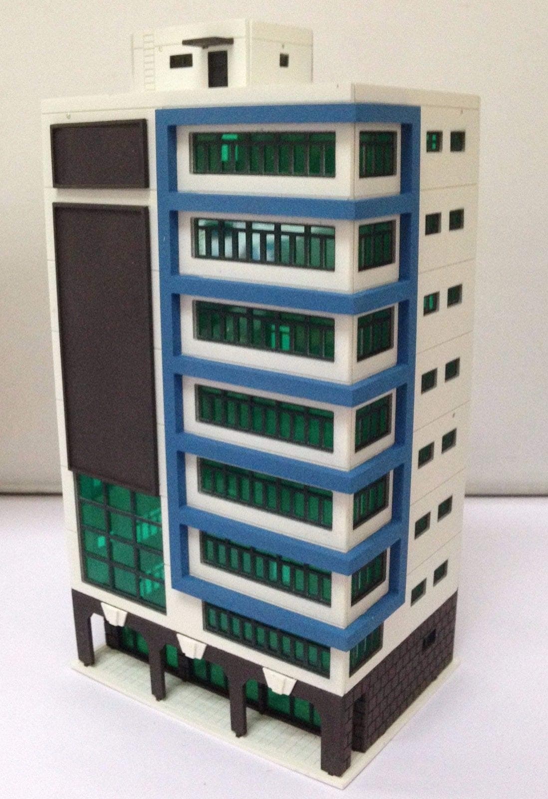 Railway Colored Modern City Building Tall Shopping Mall N Scale