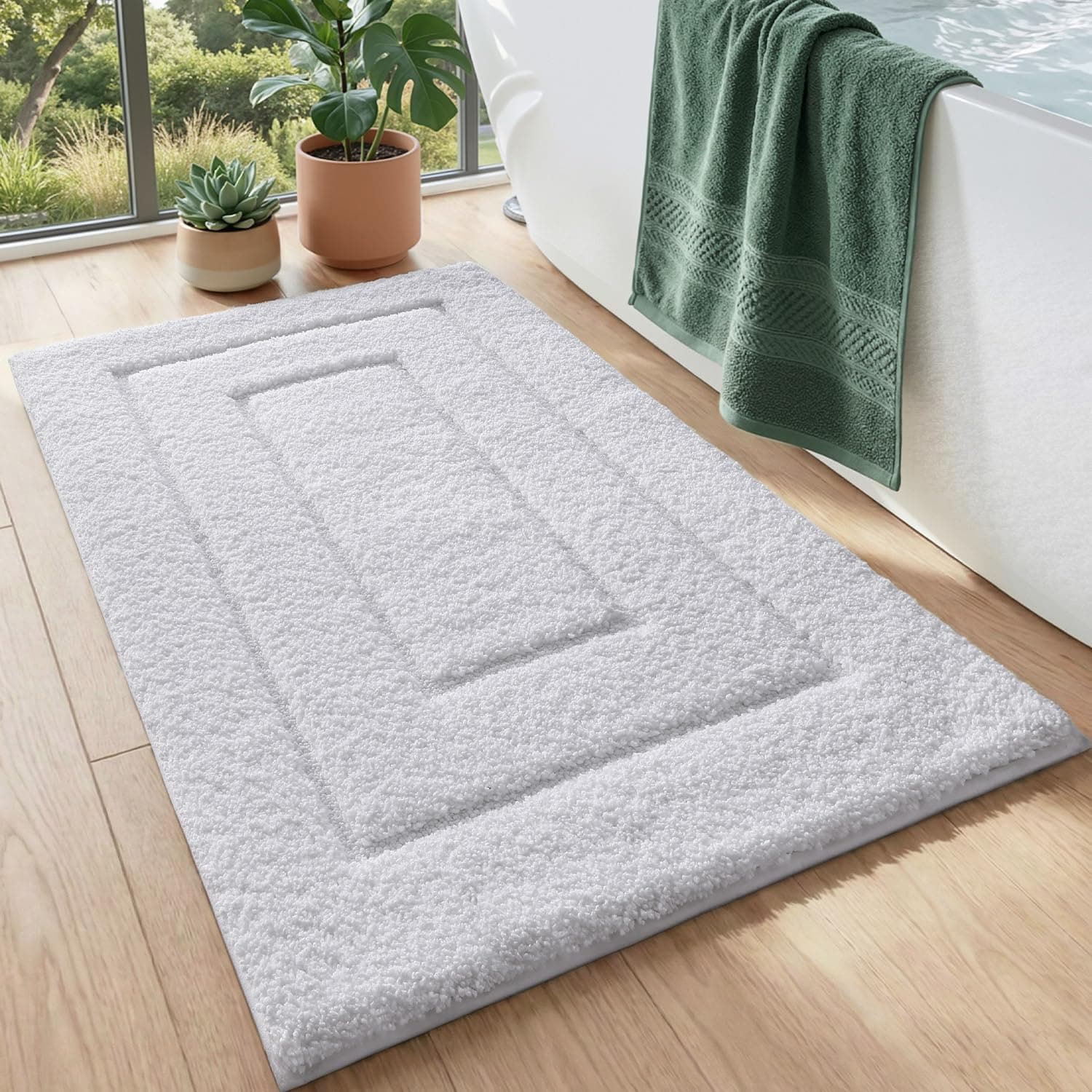 DEXI Bath Mat 50 x 80 cm, Extra Soft Absorbent Microfiber, Non-Slip Bathroom Mats, Machine Washable Rugs for Shower Floor, White