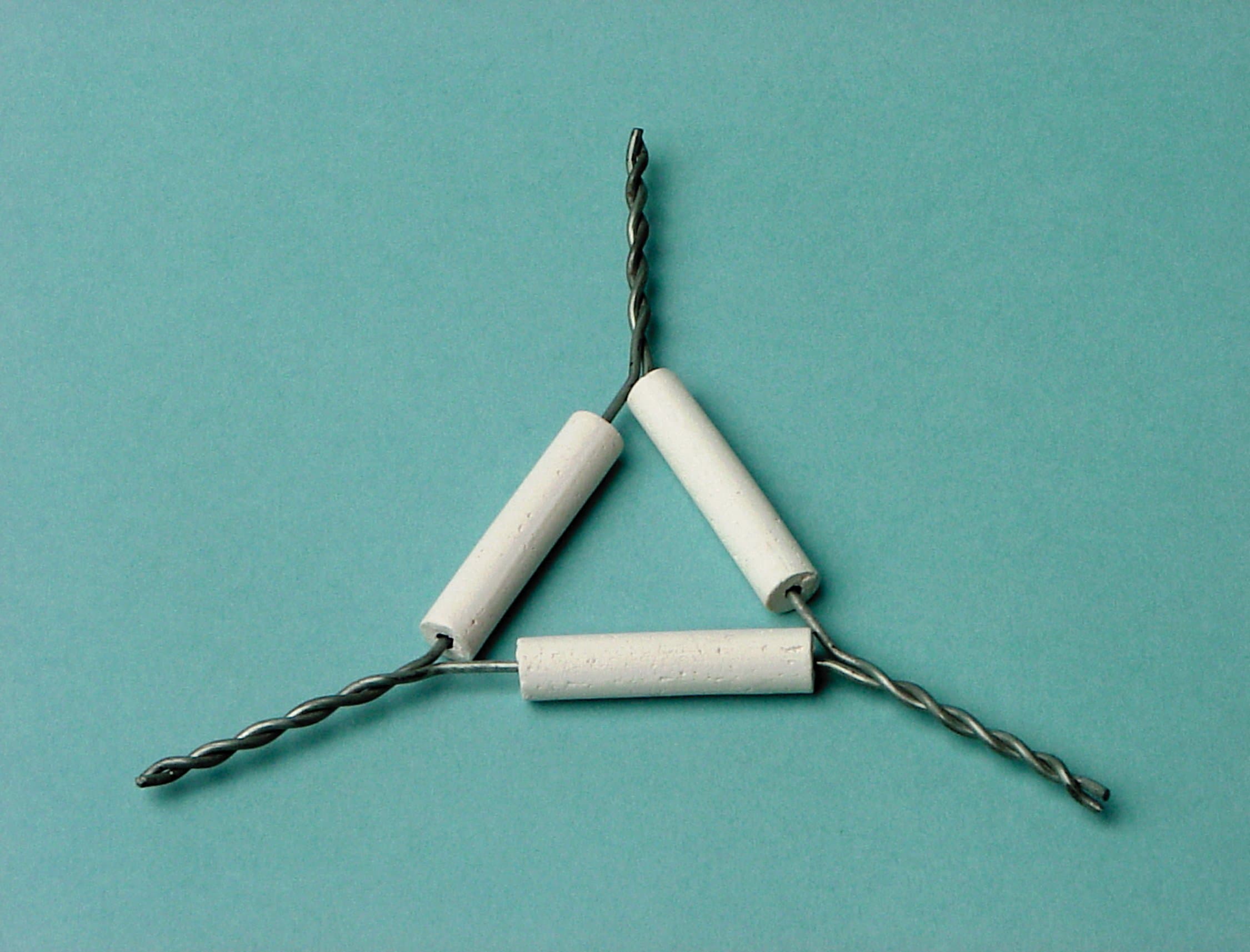 UNITSCI - Clay Pipe Triangle, 2 1/2" Side Length, EA1