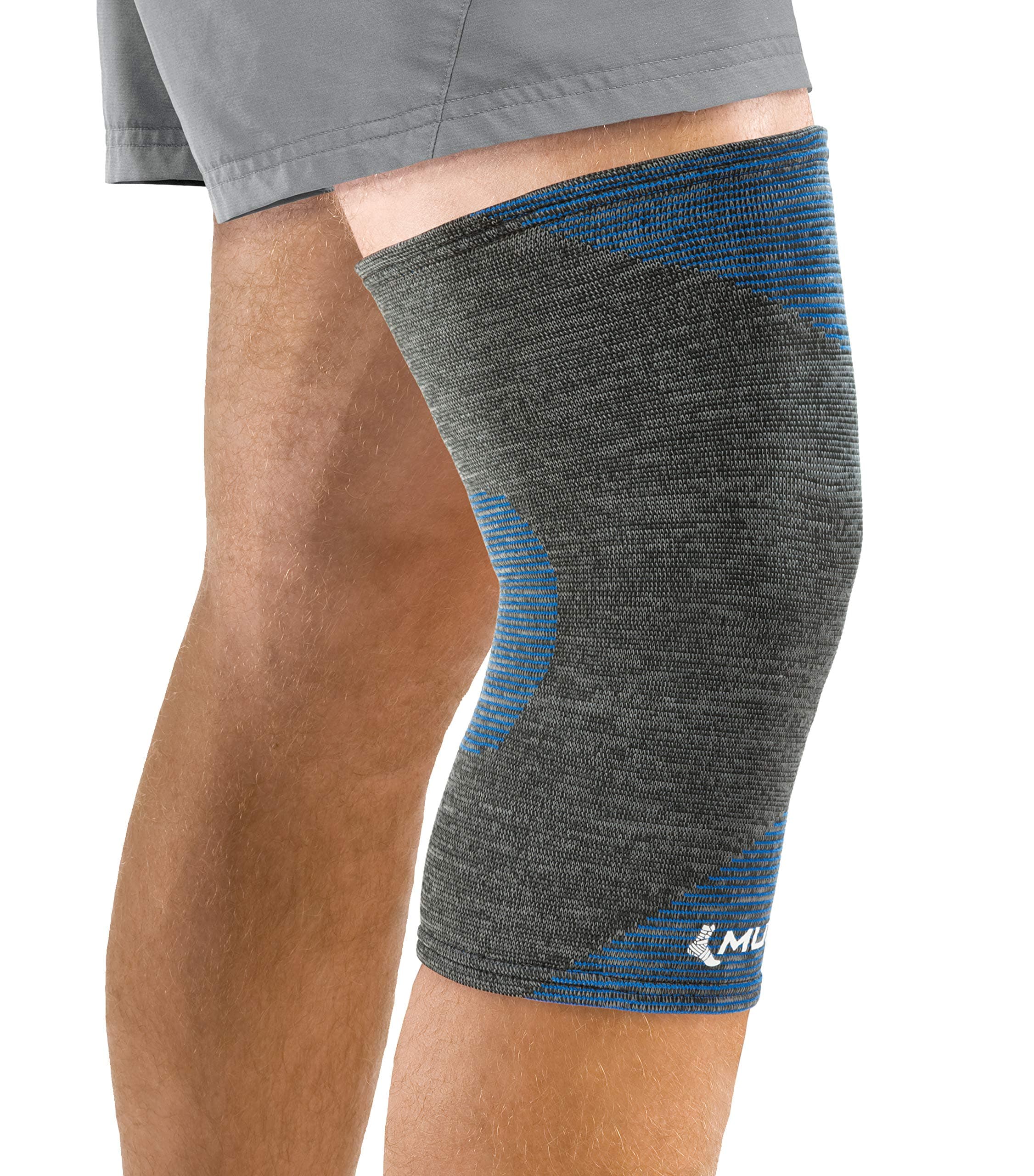 Mueller4-Way Stretch Premium Knee Support with Thermo Reactive Technology, Black & Blue, Small/Medium