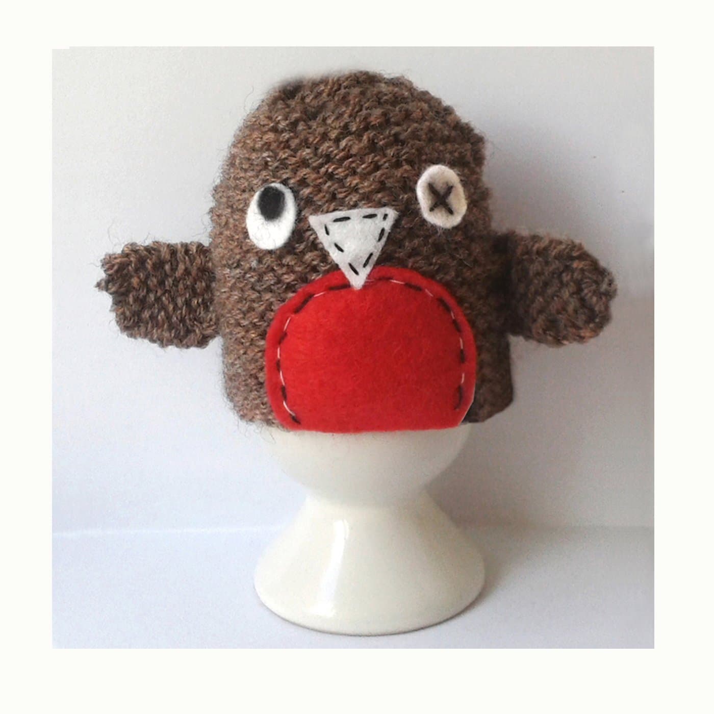Wonky Robin Egg Cosy Knitting Kit