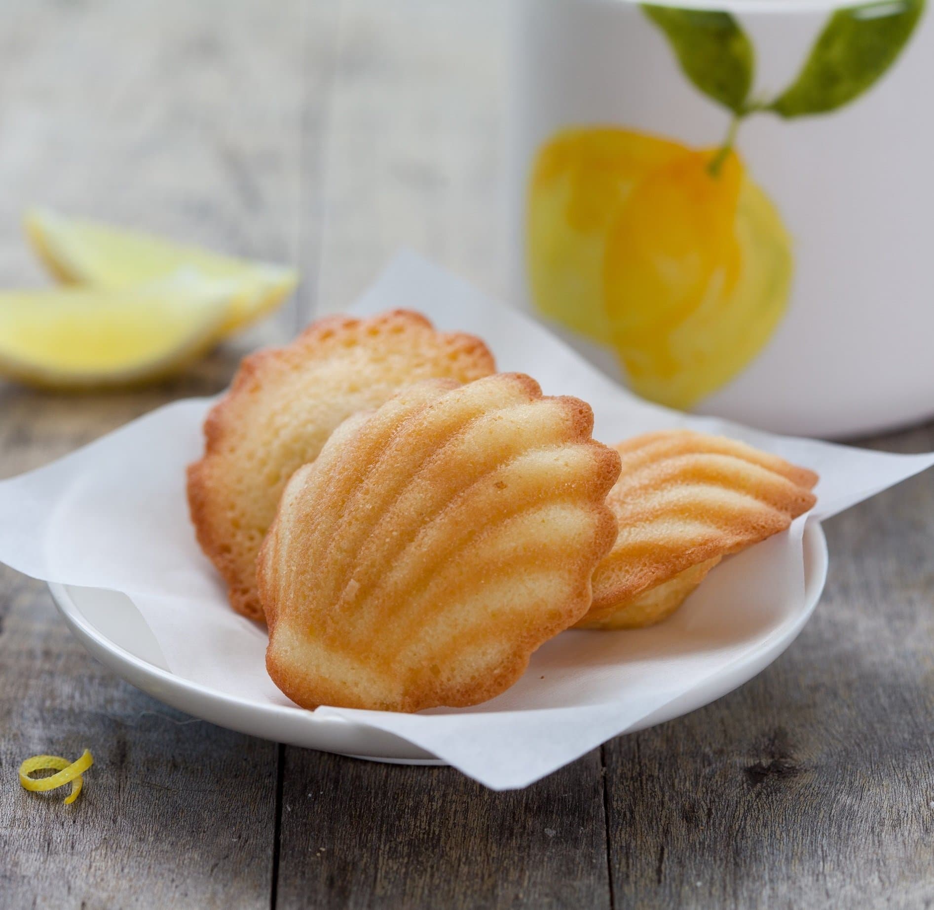 Donsuemor Lemon Zest madeleines